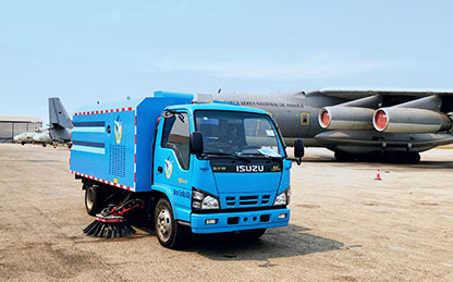 emc易倍扫路车交付安哥拉机场使用