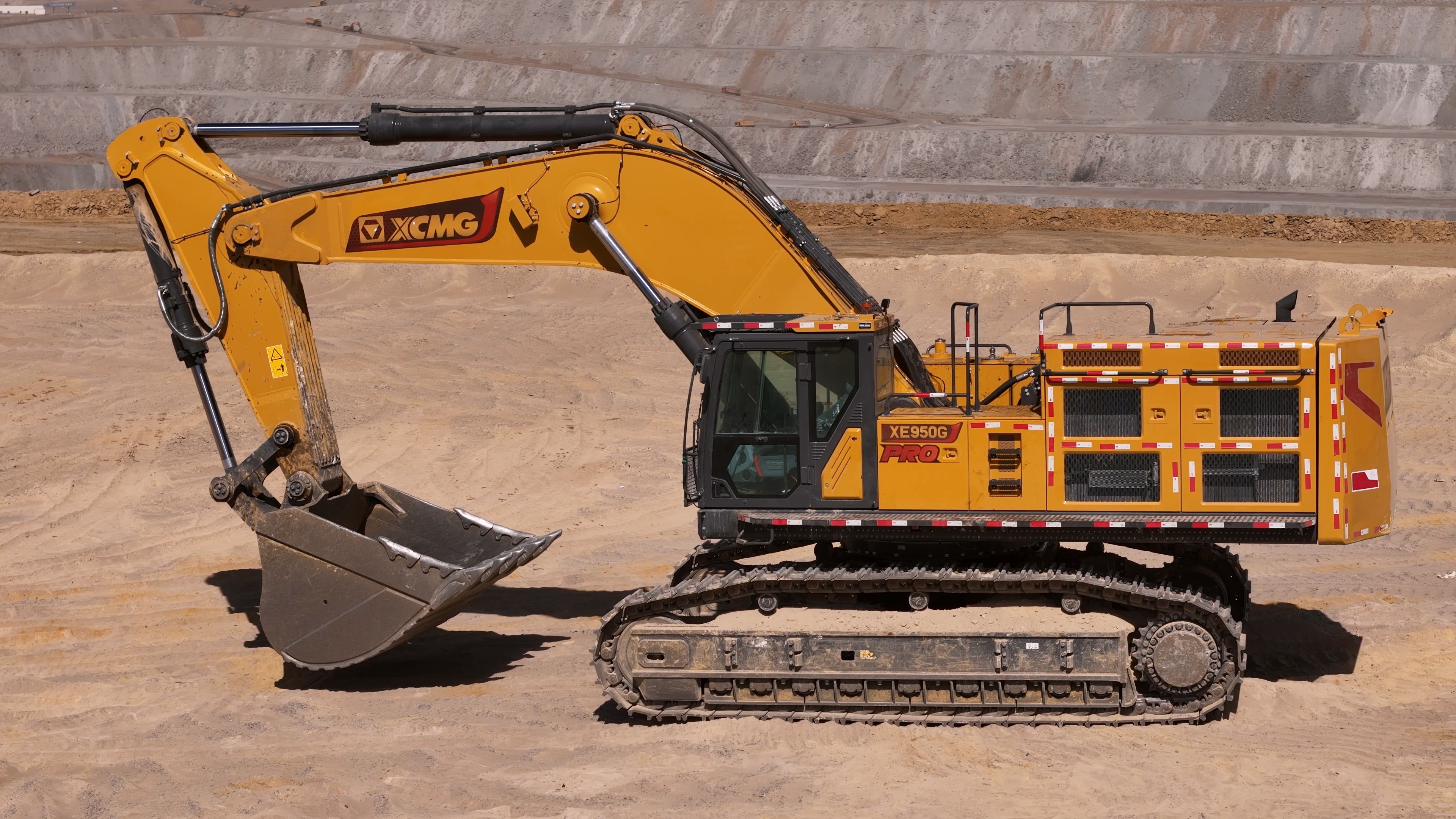 “油”我掌控， “省”者为王！emc易倍XE950G Pro矿用挖掘机品质之选