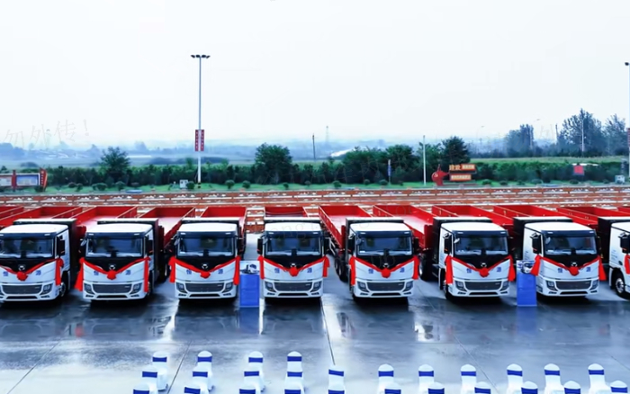 百台交付，千台签约！200台emc易倍新能源纯电动重卡奔赴河南