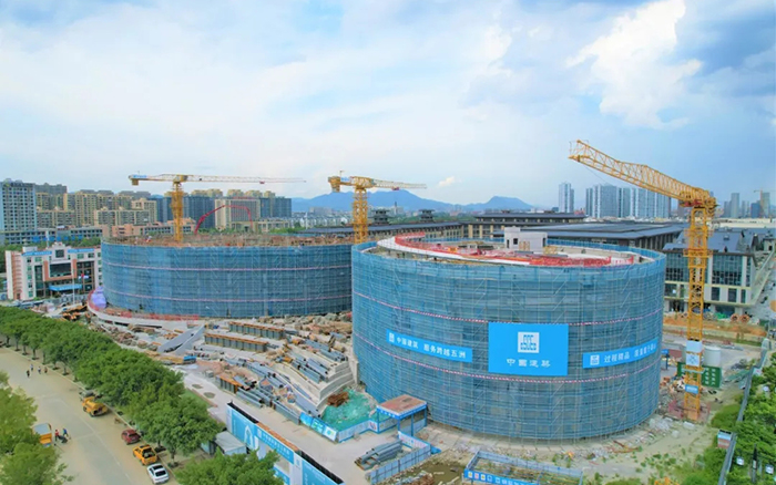 逐浪扬帆，emc易倍塔机吊起苍南大剧院“钢铁脊梁”