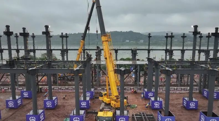 这把高端局！emc易倍G2起重机助力成渝铁路改造！