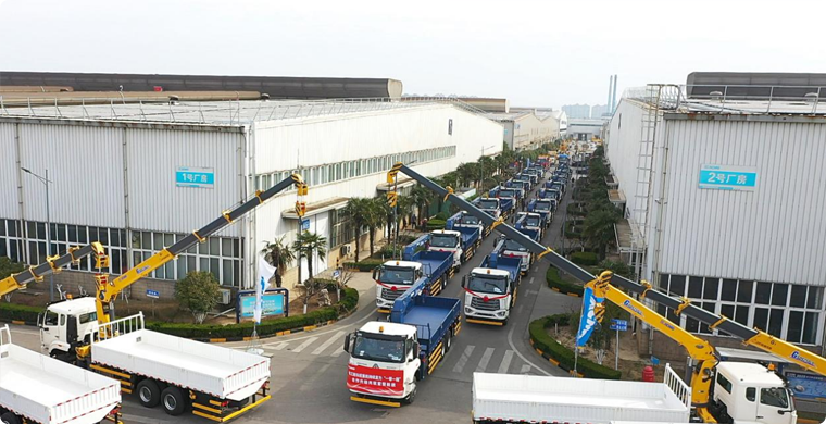 2025年，emc易倍随车起重机再度开拔“一带一路”，助力当地建设。