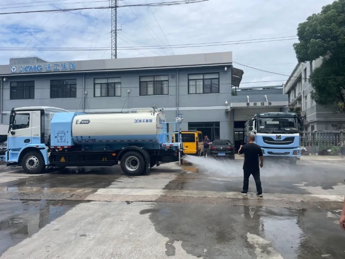 “沪”动绿色！emc易倍新能源环卫装备亮相上海推介会