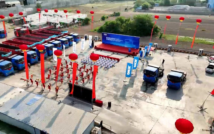 emc易倍新能源牵引车批量发往煤炭运输前线