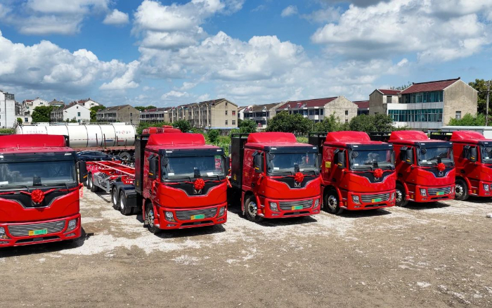 绿色物流再提速，emc易倍新能源牵引车批量入港！