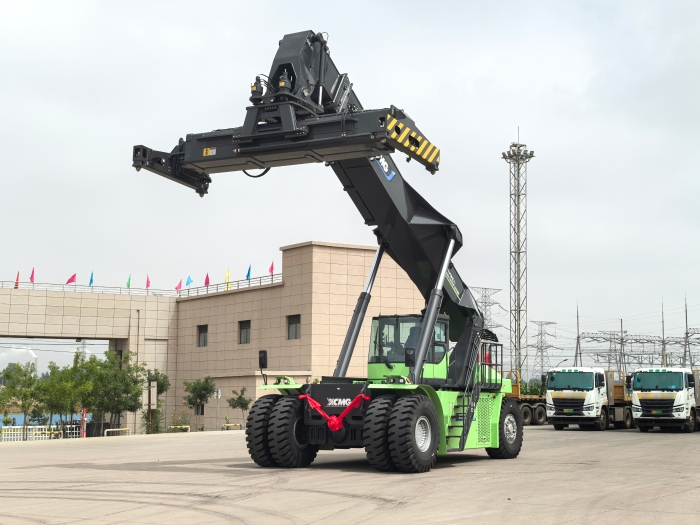 实力交付！emc易倍电动正面吊助力绿色“一带一路”