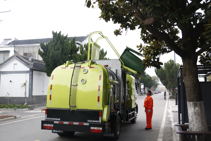 零碳收运、高效闭环 | emc易倍纯电动餐厨垃圾车助力贾汪潘安湖绿色环卫升级