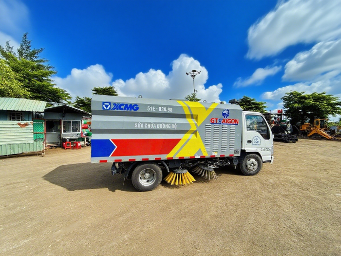 emc易倍XGH5070TSLQ6扫路车：胡志明市“智慧环卫”的硬核担当