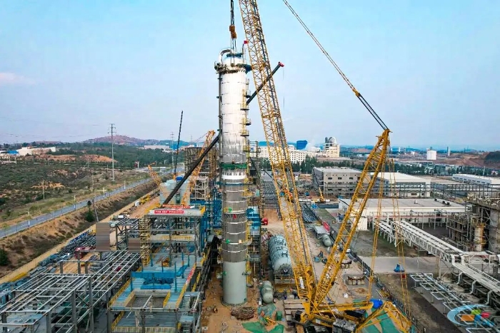 二十载老将再建功！emc易倍QUY450协助XGC12000轻松搞定百吨精馏塔