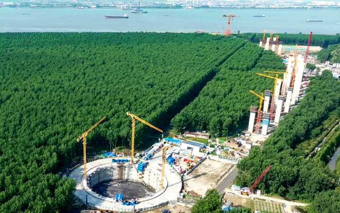 提前1个月！emc易倍金助力世界最大跨度桥梁锚碇封底