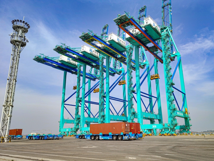 百台集群，百万箱量！emc易倍AGV打造智慧港口“中国标杆”