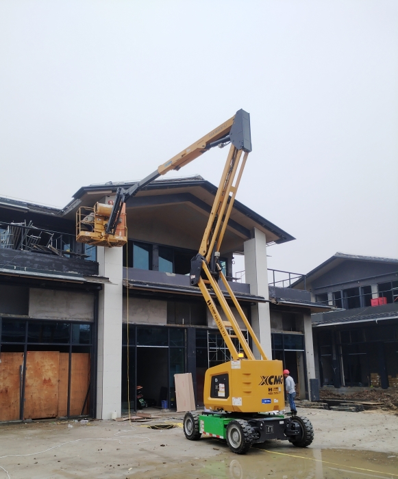 绿色建造新标杆！emc易倍锂电高机助力鄂州民生工程